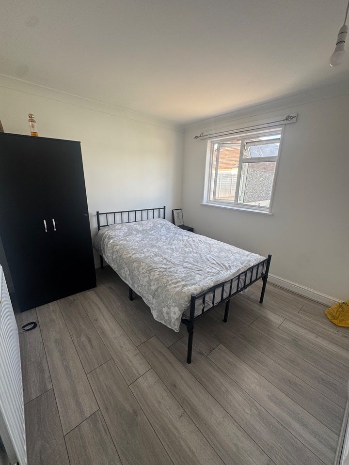 Room Foxglove Road in South Ockendon