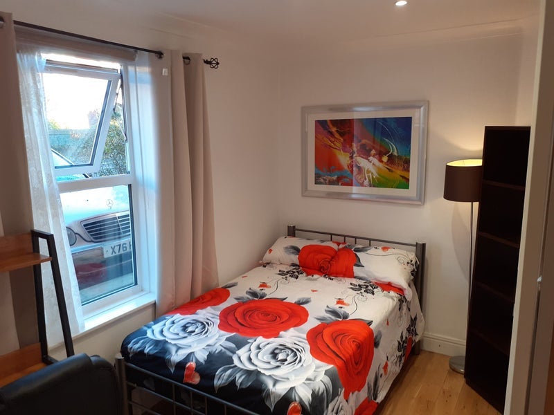 Room Keedonwood Road in Greater London