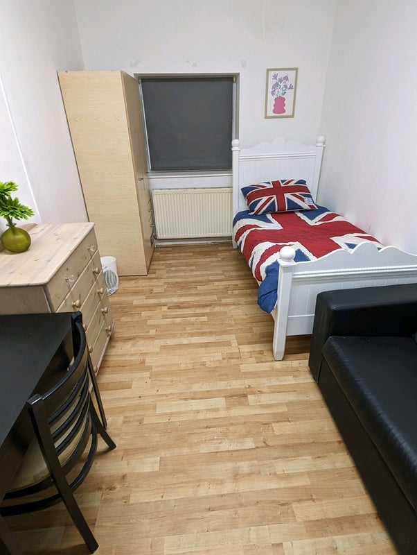 Room Yorkshire Street in Royton