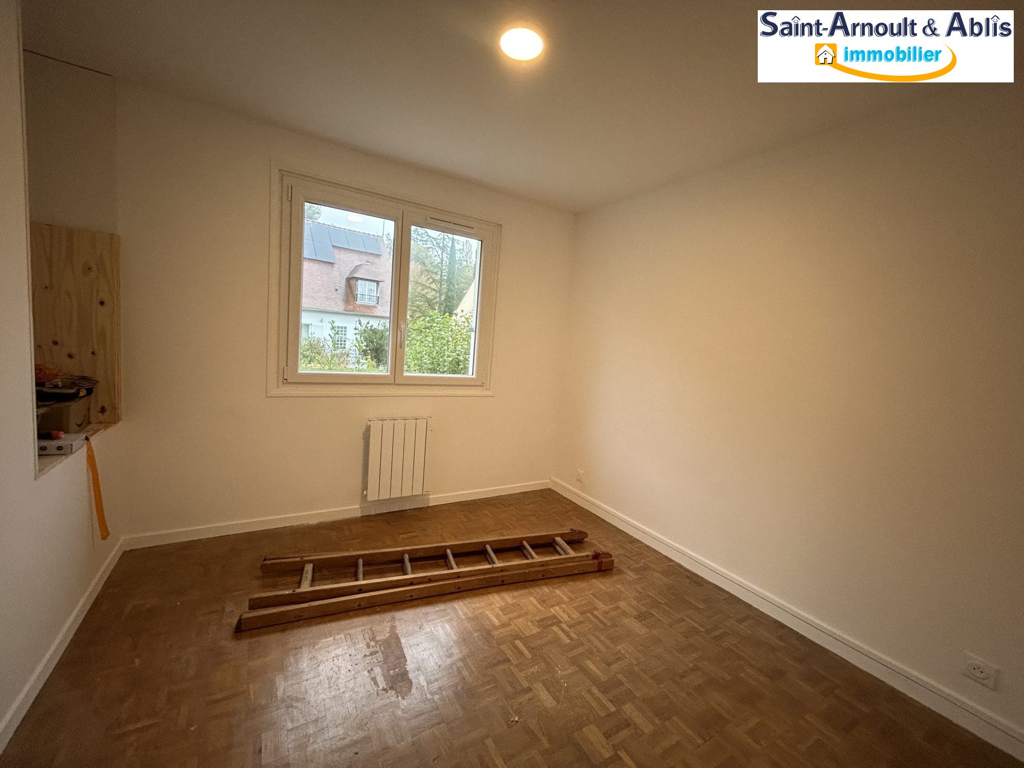 Maison Ligne de Ouest-Ceinture à Chartres à Saint-Arnoult-en-Yvelines