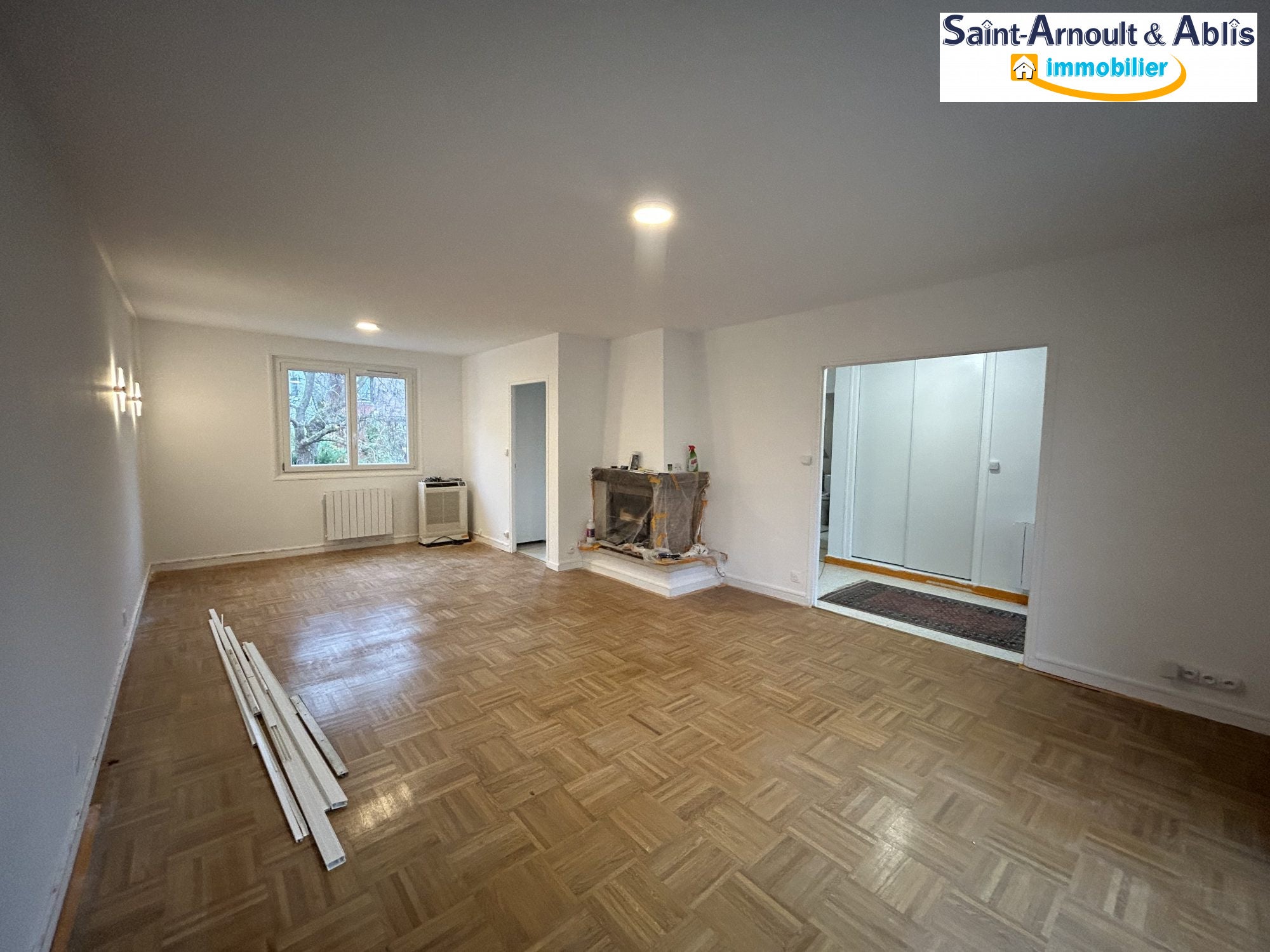 Maison Ligne de Ouest-Ceinture à Chartres à Saint-Arnoult-en-Yvelines