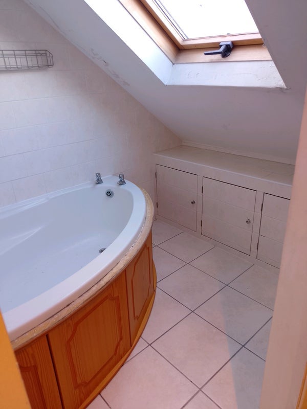 Room Glebe Crescent in Witham