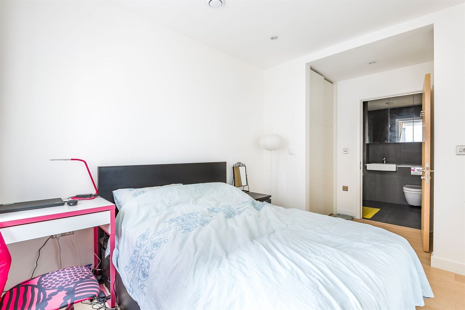 Flat Howes Lane in Coventry