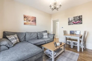 Flat Cadmus Close in Greater London
