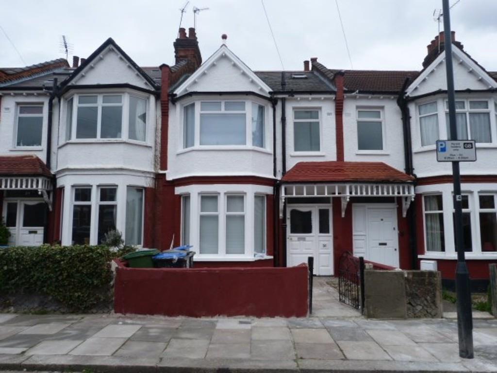 House Ellesmere Road in Greater London