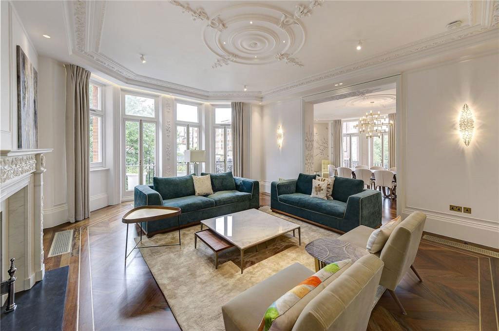 Flat Wilton Crescent in City of Westminster