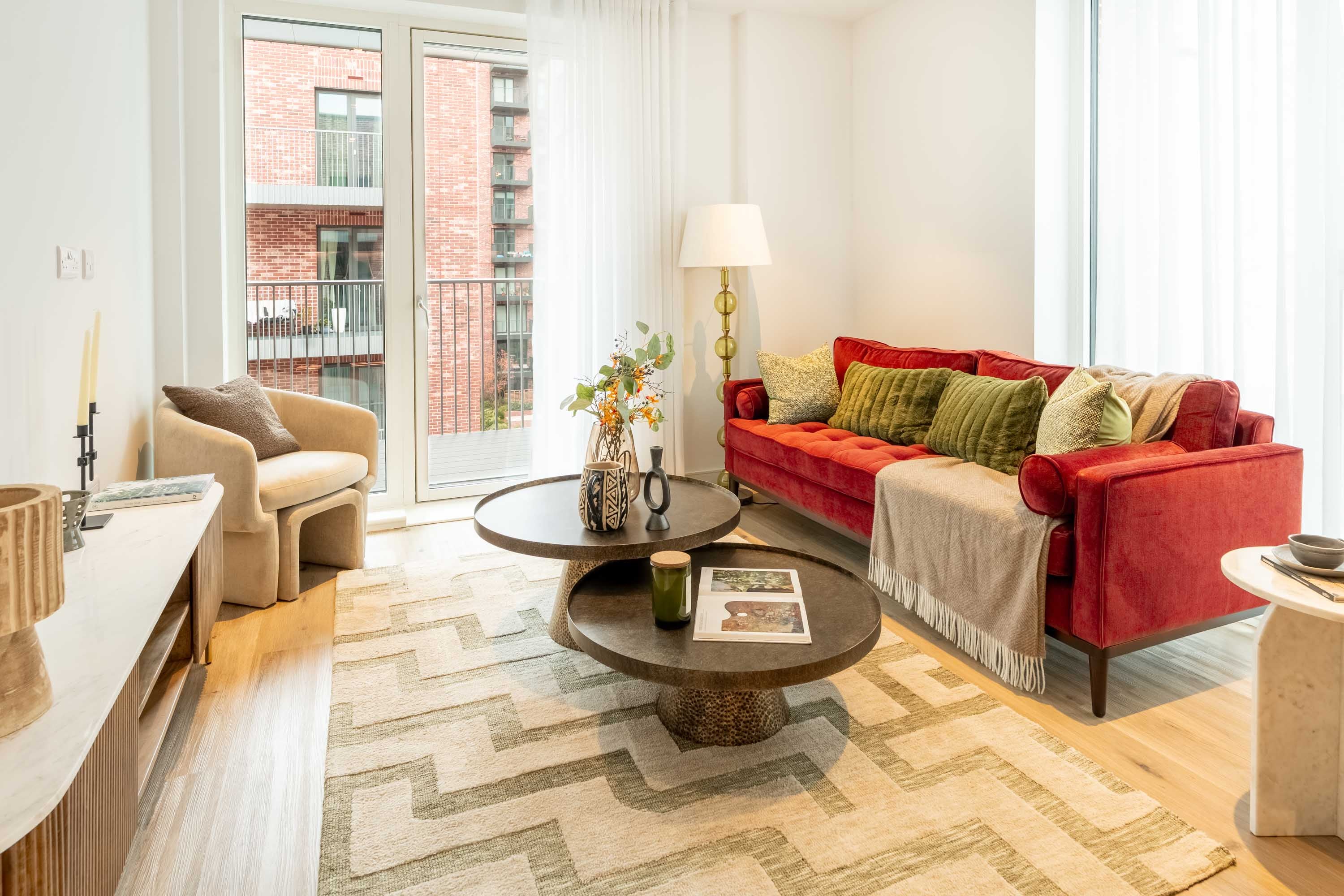 Flat Cedrus Avenue in Greater London