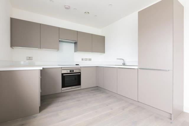 Flat Victoria Avenue in Southend-on-Sea