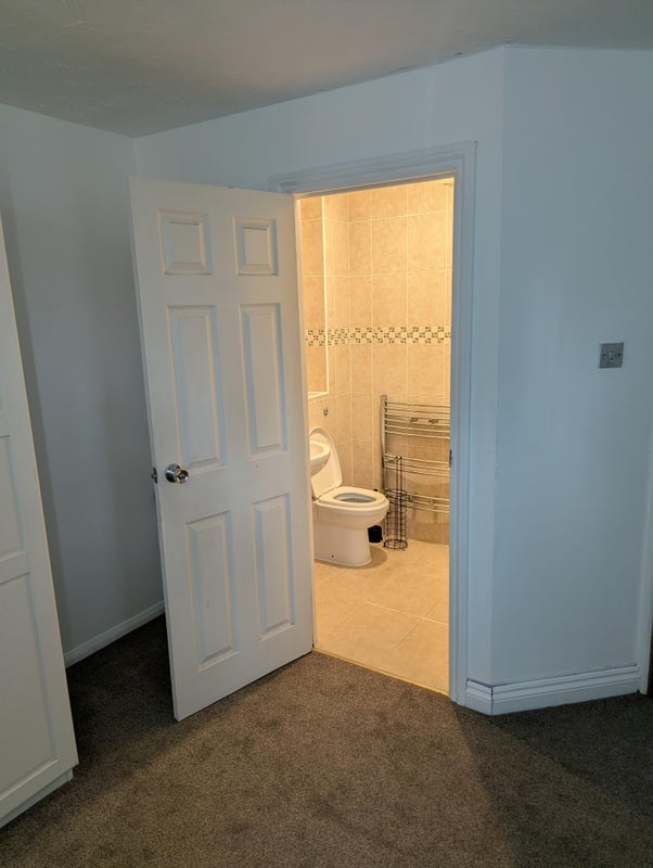 Room Harlinger Street in Greater London