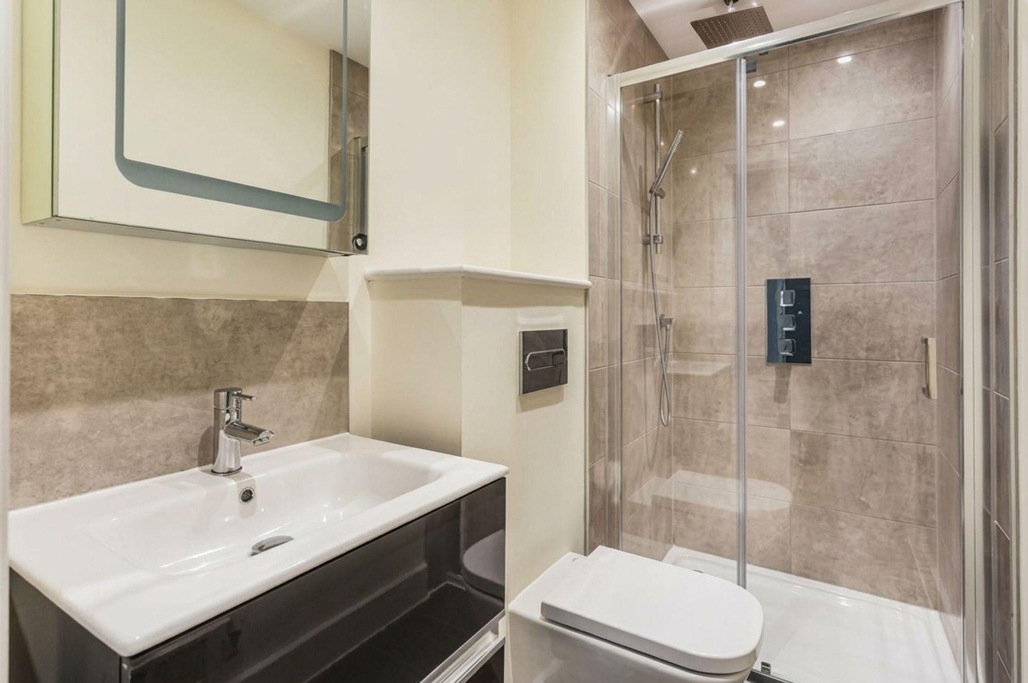 Flat Accommodation Road in Elmbridge
