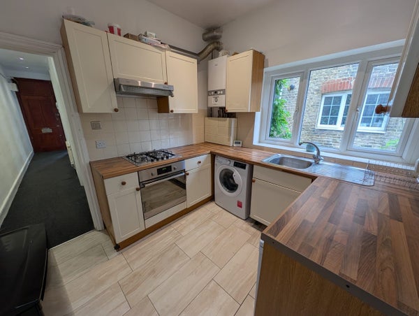 Flat Bavent Road in London