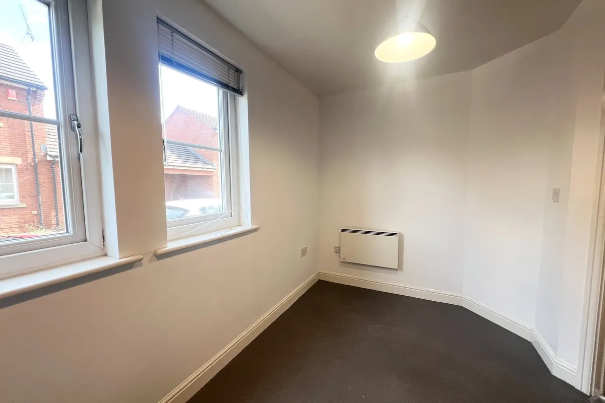 Flat Middle Leaze in Chippenham
