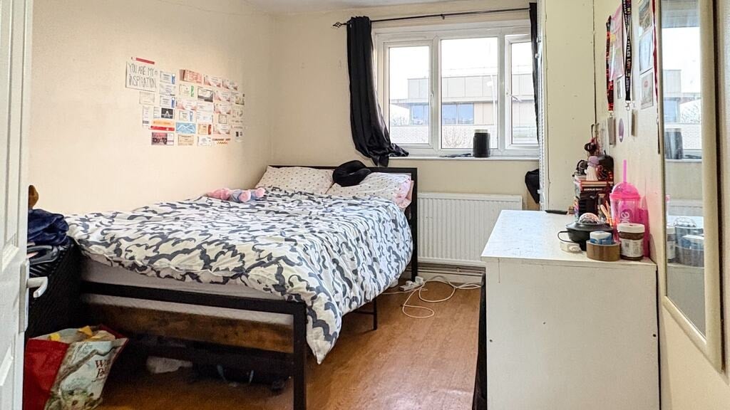 Room Cornwallis Road in Greater London