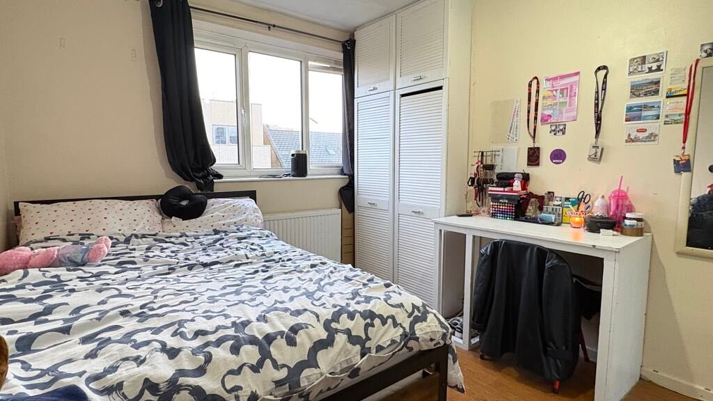 Room Cornwallis Road in Greater London