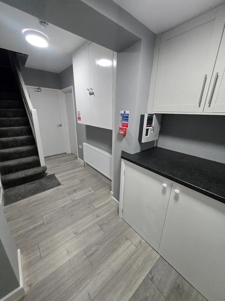 Flat Whittington Avenue in Greater London