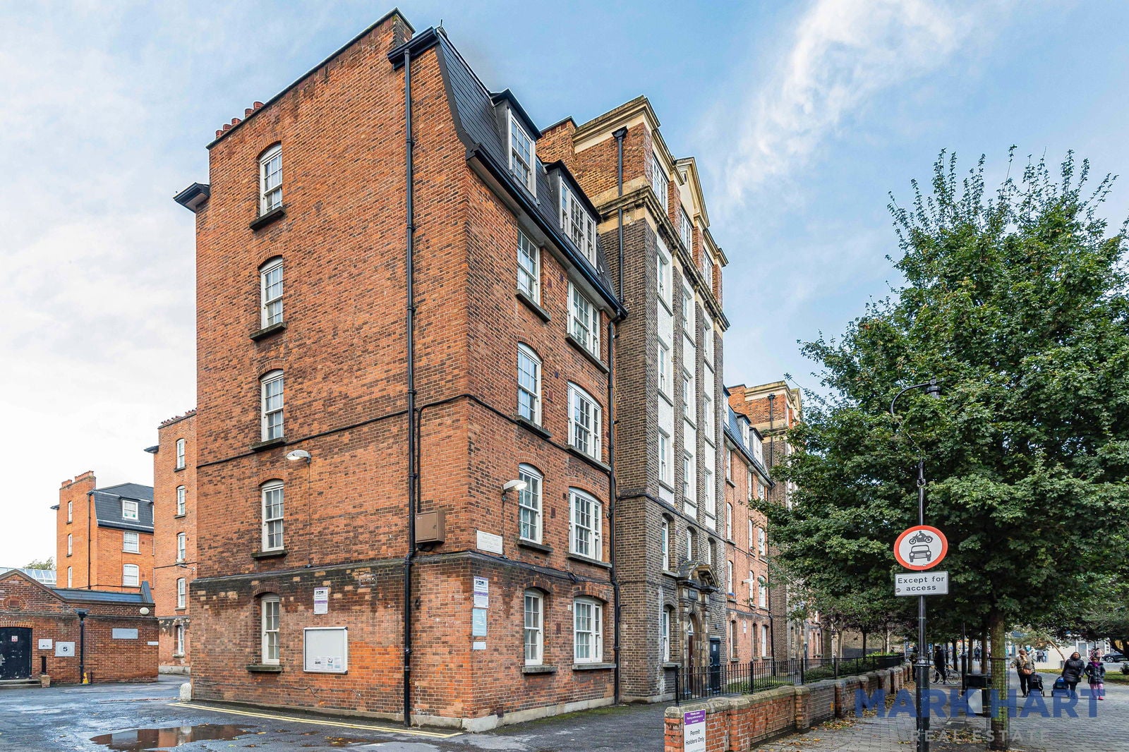 Flat Camberwell Green in Greater London