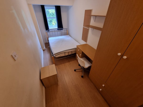 Room Burton Road in Manchester