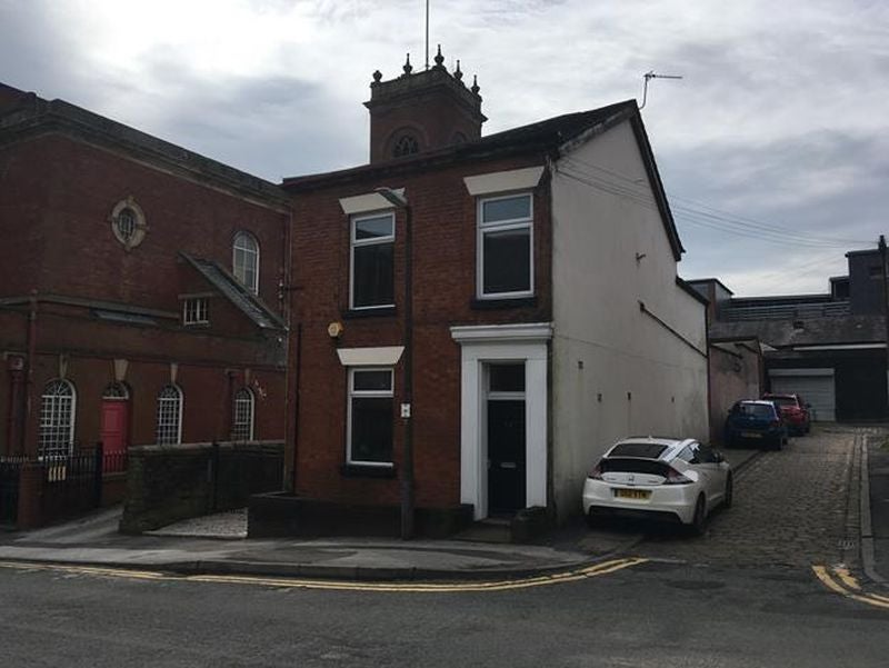 Flat Clarence Street in Bolton
