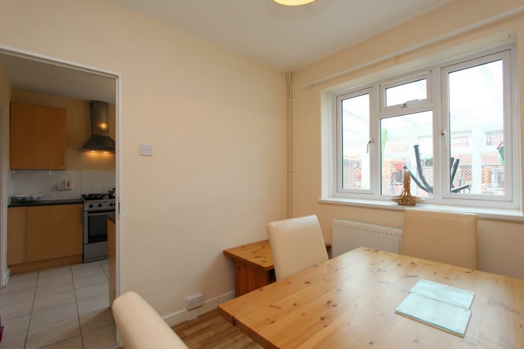 Room Globe Road in Greater London