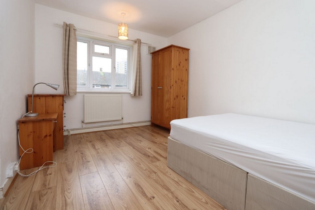 Room Globe Road in Greater London
