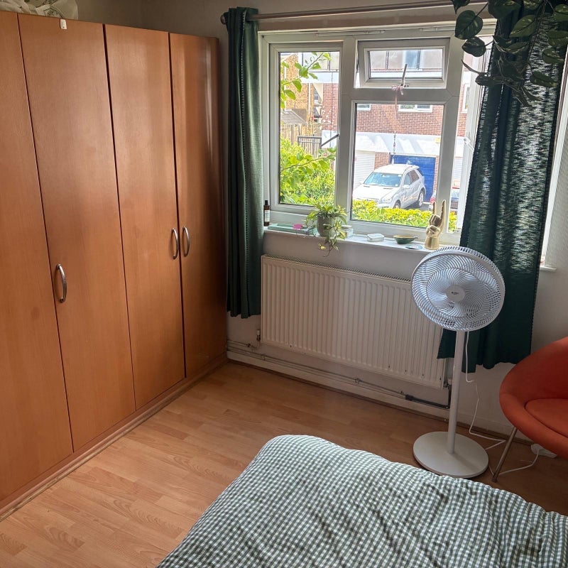 Room Brierly Gardens in Greater London