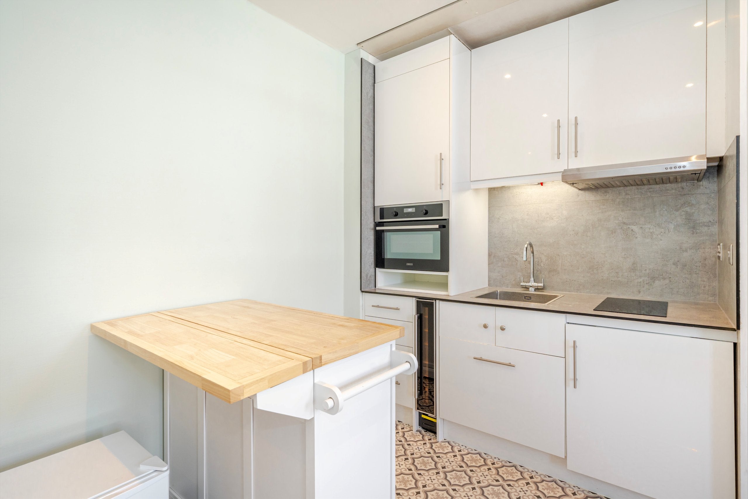 Flat Ensor Mews in Greater London
