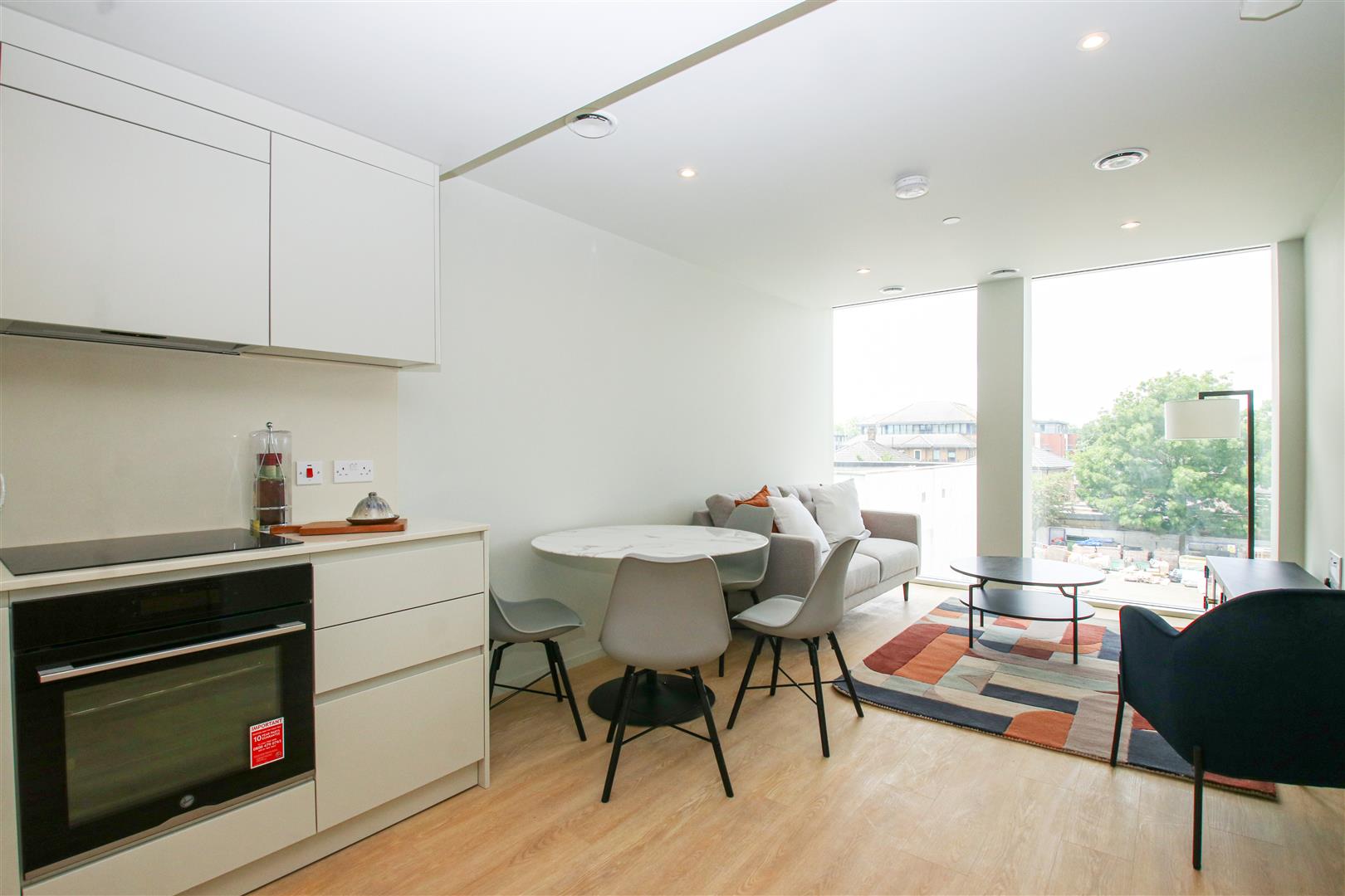 Flat Bath Road in Greater London