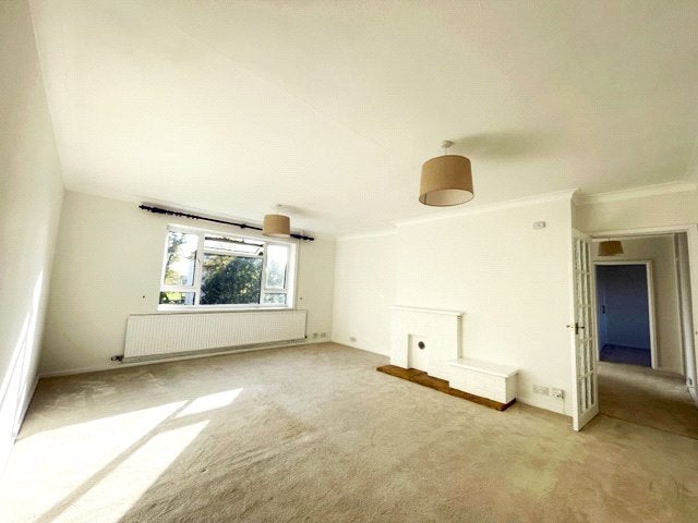 Flat Lansdown Road in Cheltenham