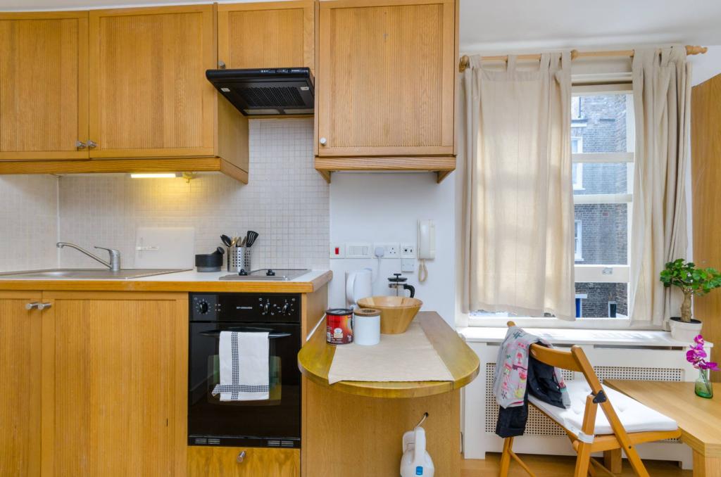 Flat Fairholme Road in Greater London
