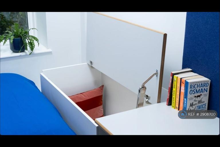 Flat Tavistock Place in Greater London