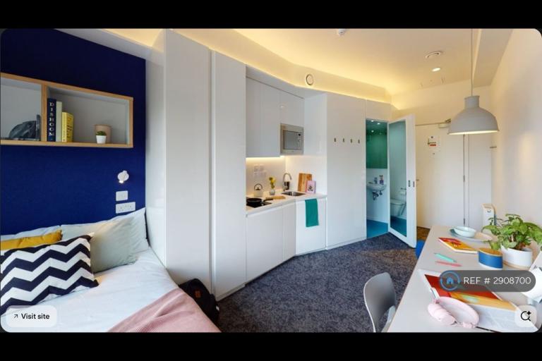 Flat Tavistock Place in Greater London