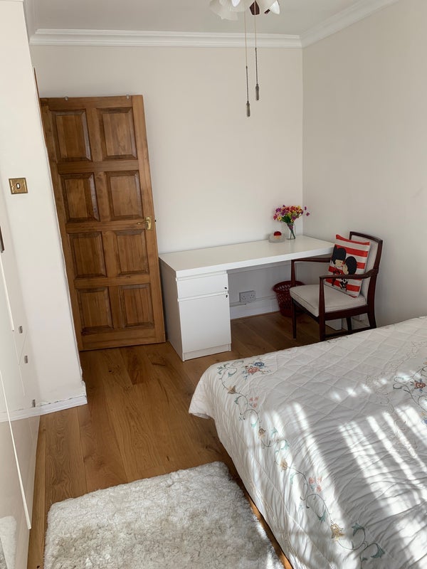 Room Whitehouse Way in Greater London