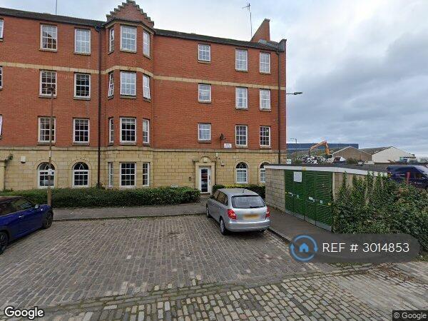 Flat Salamander Court in City of Edinburgh