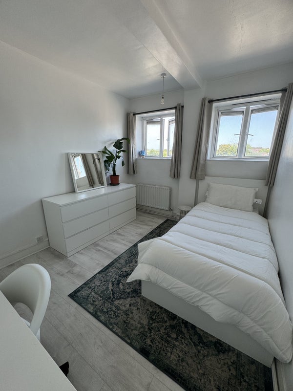Room Godwin Court in Greater London