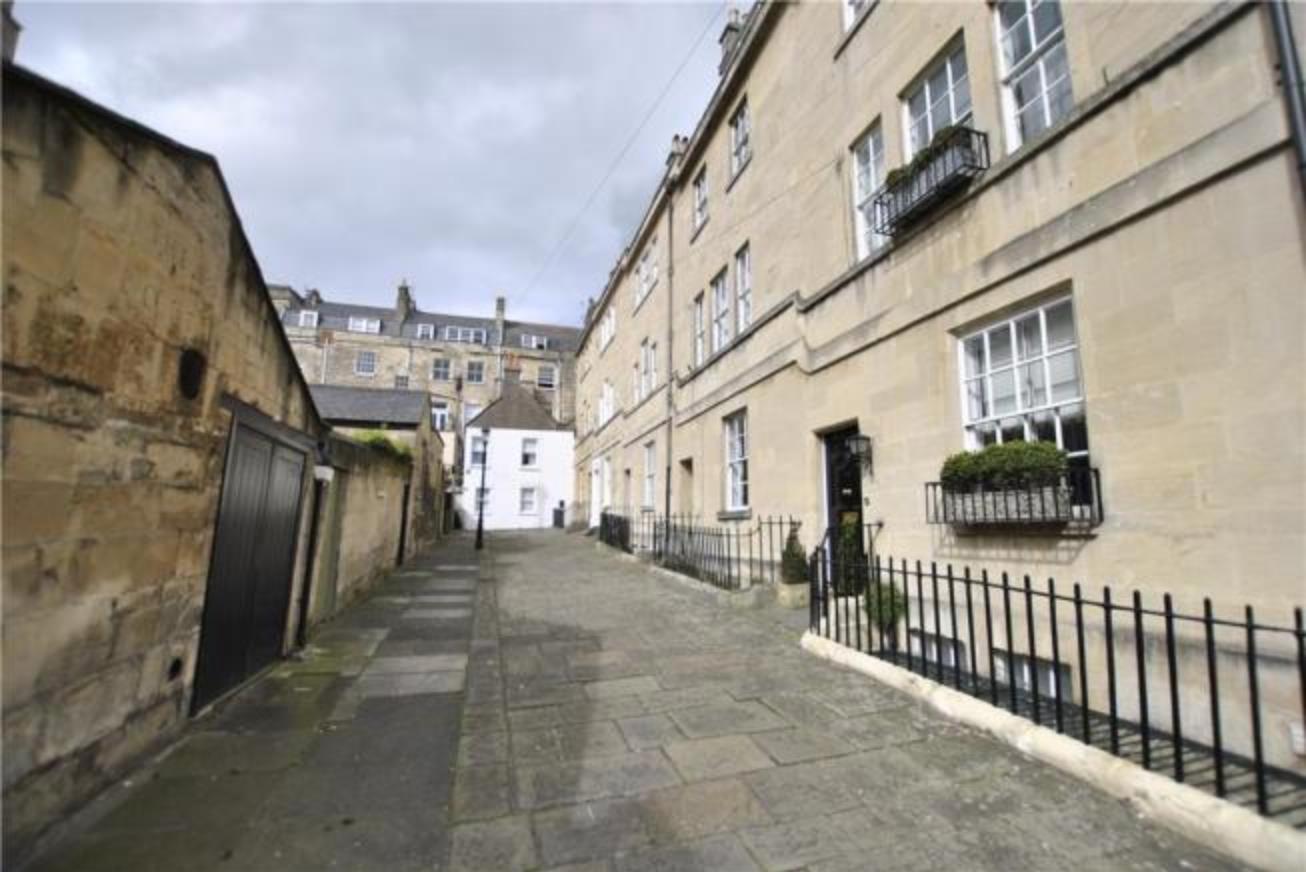 Flat Barton Buildings in Bath