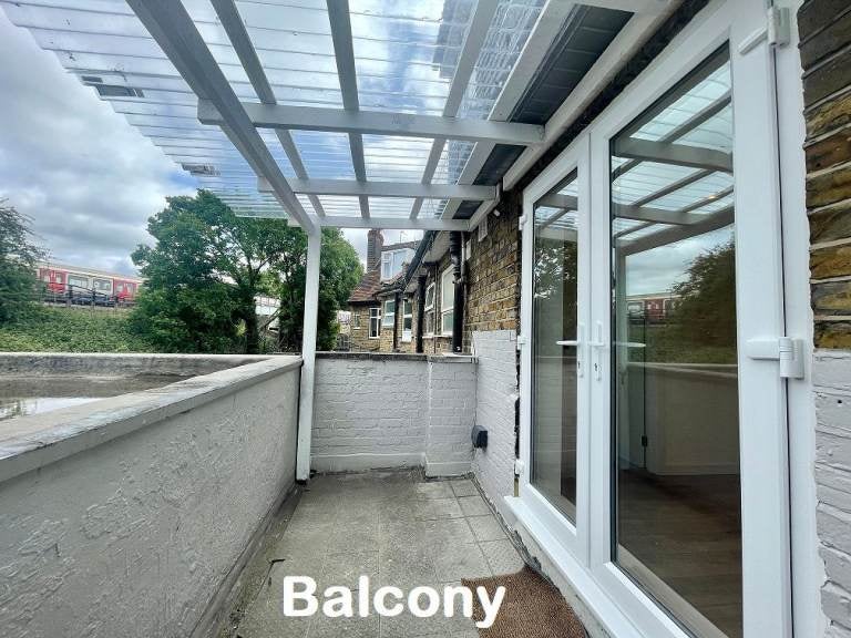Flat Butler Avenue in Greater London