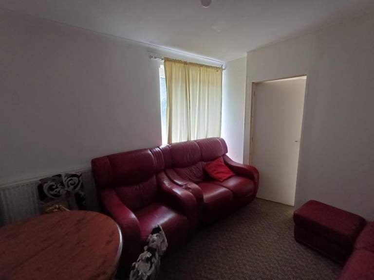 Flat Iona Close in Greater London