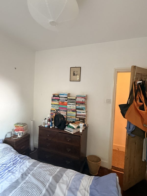Room Cleveland Park Avenue in Greater London