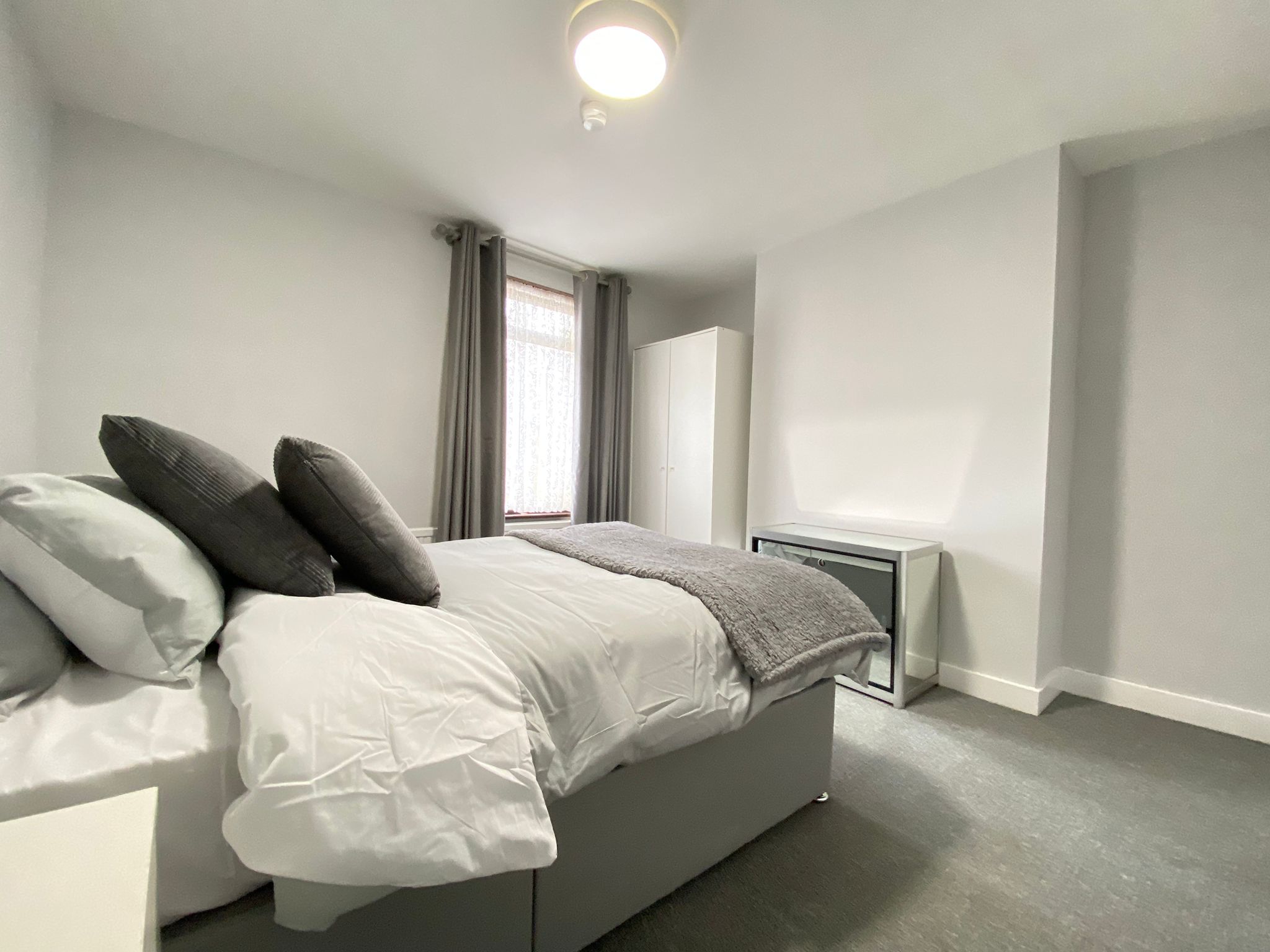 Room Colney Road in Dartford