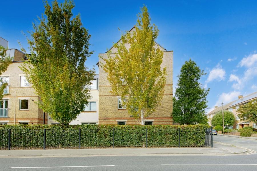 Flat Marlow Road in Maidenhead
