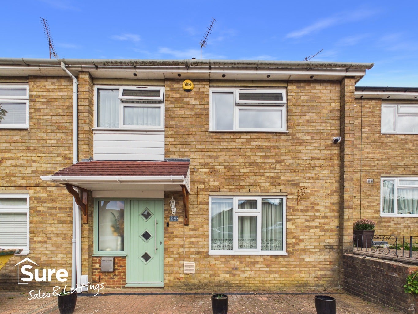 House Leys Road in Dacorum