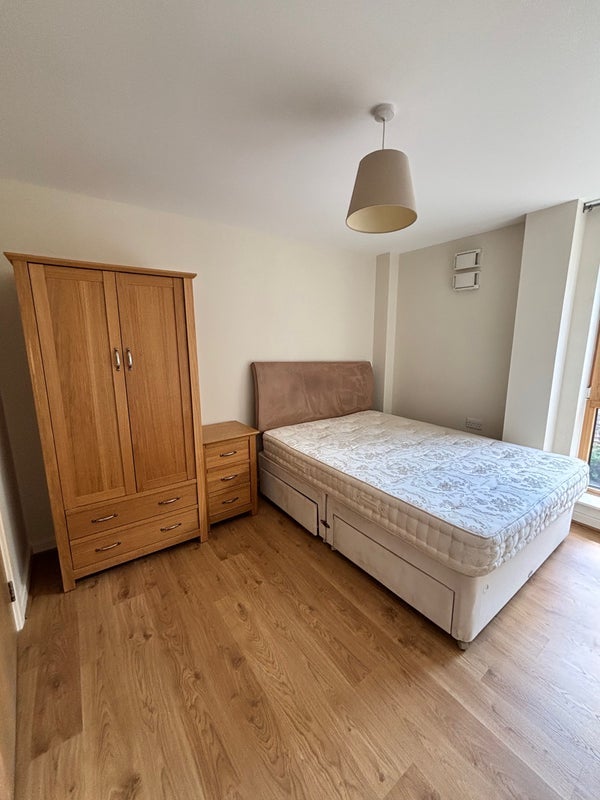 Room Dairy Close in Greater London
