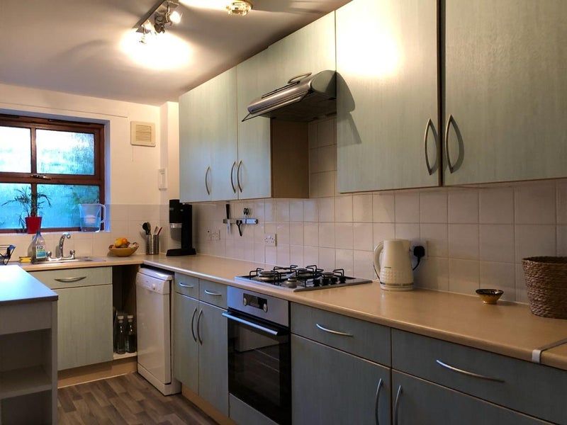 Room Wetherell Road in Greater London