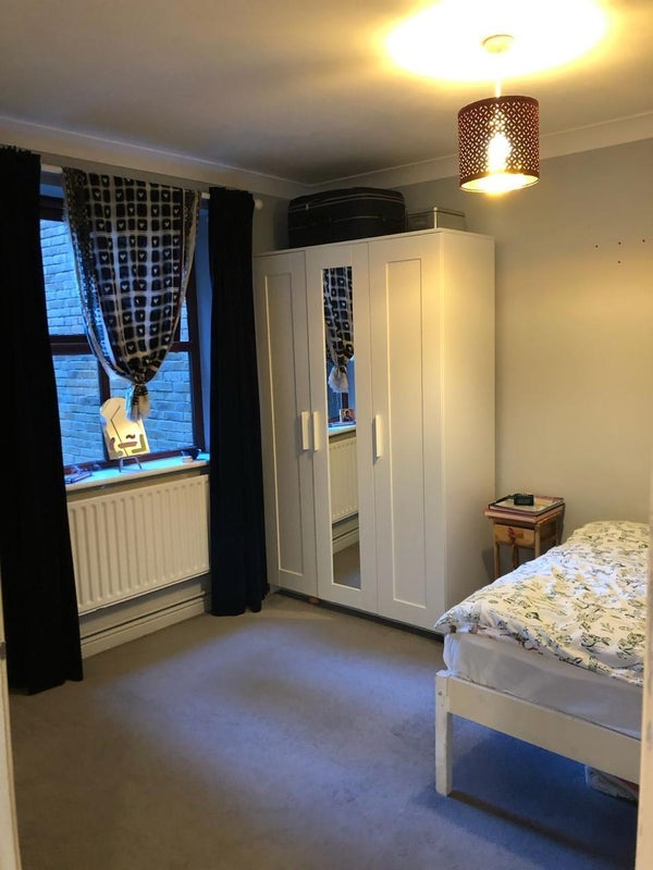 Room Wetherell Road in Greater London