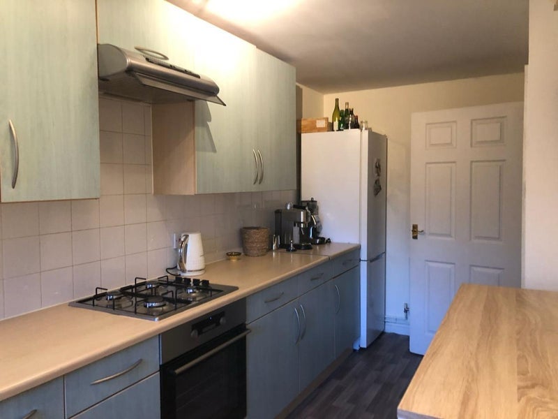Room Wetherell Road in Greater London