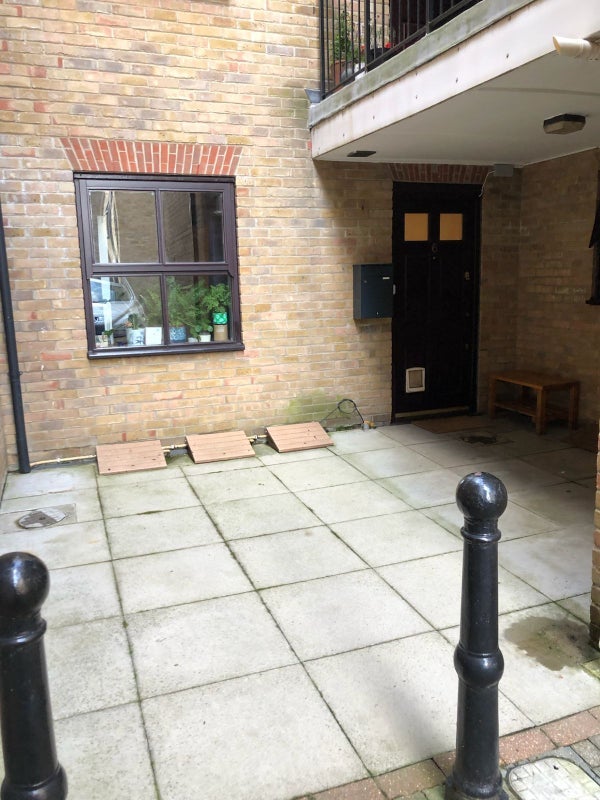 Room Wetherell Road in Greater London