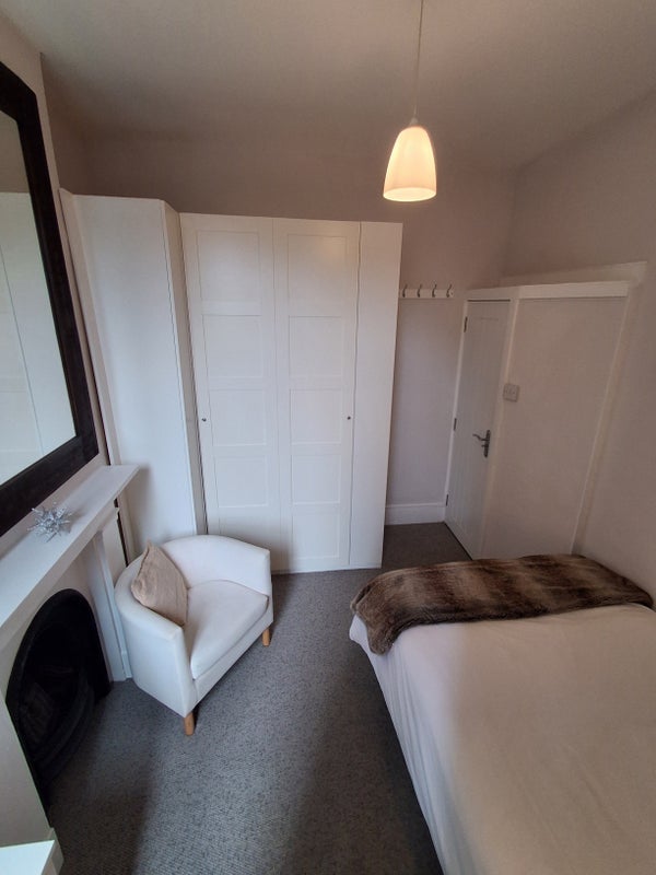 Room Ebbisham Drive in Greater London