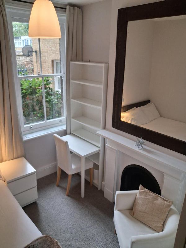 Room Ebbisham Drive in Greater London