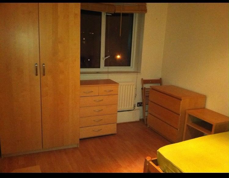 Room Aldrington Road in Greater London