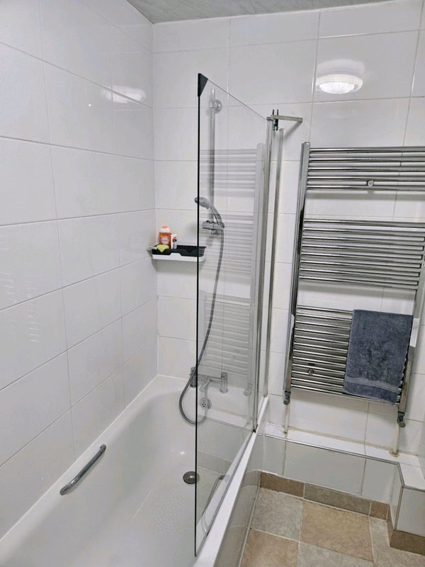 Room Aldrington Road in Greater London